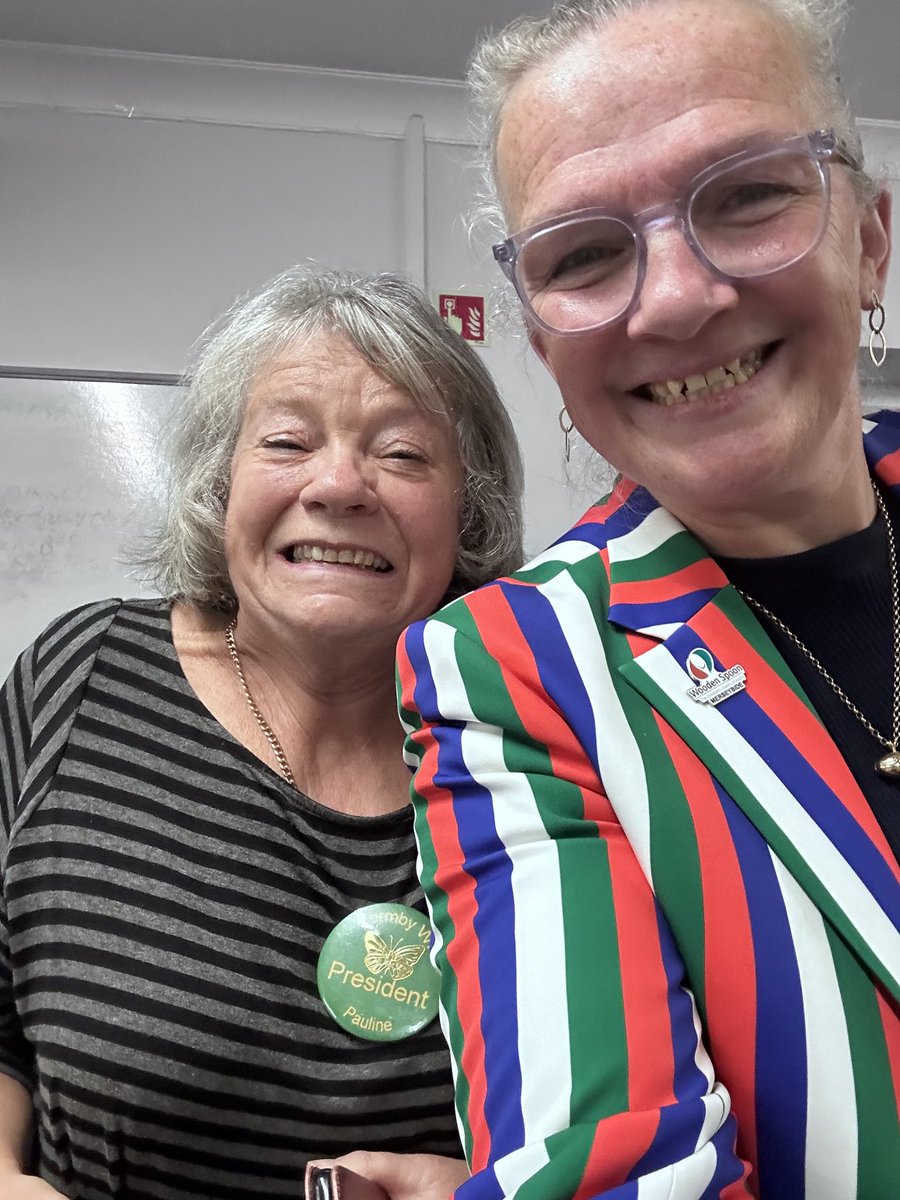 Great to share some stories from my life in rugby with the ⁦<a href="/FormbyWi/">Formby WI</a>⁩ Thank you to everyone who supported Merseyside ⁦<a href="/charityspoon/">Wooden Spoon</a>⁩ by buying badges and putting loose change into the collection tin. Much appreciated 🤍💙❤️💚