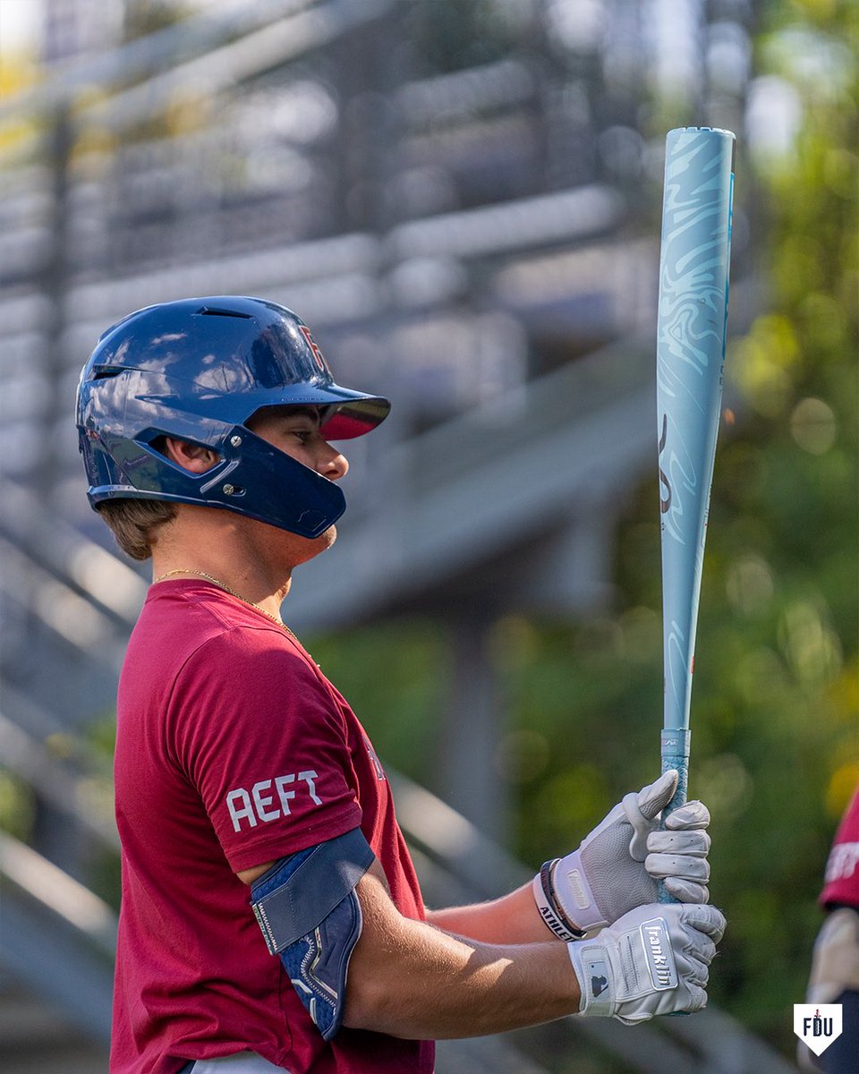 checking out the 🆕 bats 

𝗞𝗻𝗶𝗴𝗵𝘁𝘀 𝘅 𝗥𝗮𝘄𝗹𝗶𝗻𝗴𝘀

#uKNIGHTED