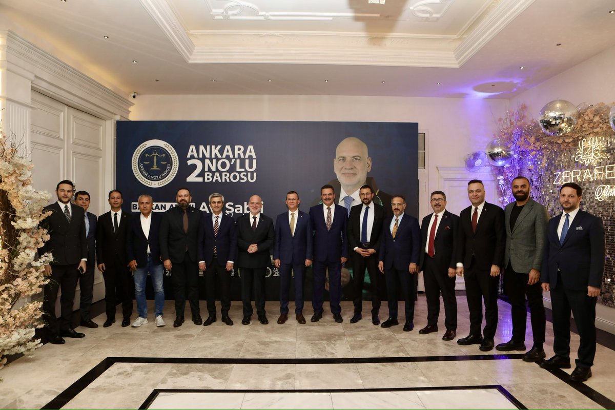 zelkifkazdal's tweet photo. Ankara 2 nolu Baronun gerçekleşecek genel kurulu öncesi başkan adayımız sn. Sabri Hafif ve kadrosunun önümüzdeki dönem vizyonunu paylaştıkları yemekte meslektaşlarımızla biraraya geldik. Güzel, keyifli bir akşam  geçirdik. Adayımıza ve ekibine başarılar dilerim. https://t.co/YepZYHkf6Q