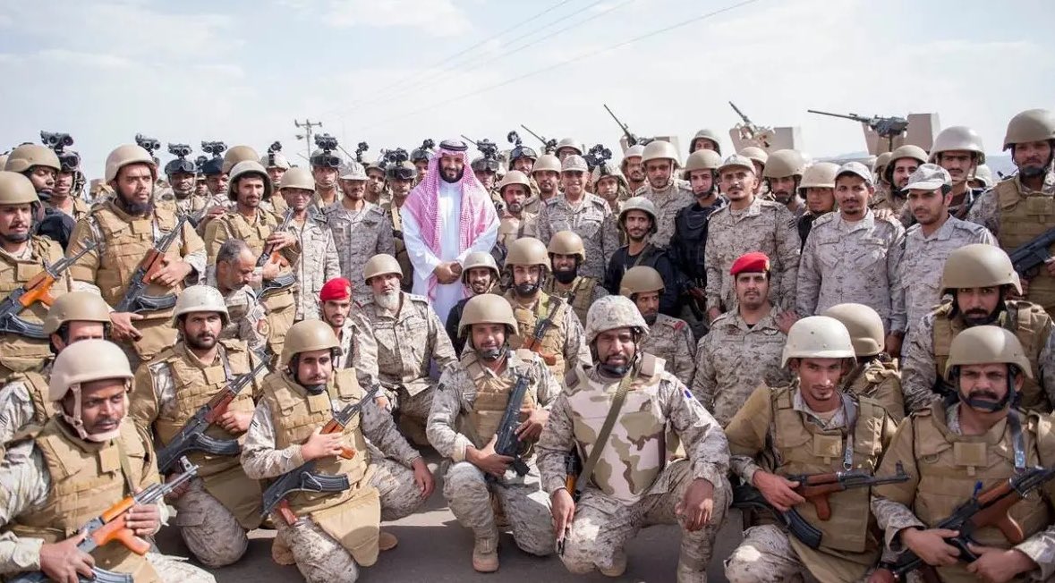 Columbuos's tweet photo. والحاجة الي تبرطم بالحجاج الضحوك 
يقلط لها شايبٍ عند الملاقا صبي 🦅  

سلام باسم السعوديه بلاد الملوك
مهابط الوحي والكعبه وبيت النبي 

" ابطال غزوة بدر وابطال غزوة تبوك " 
تبغى الفخر مشي ولا زحف ولا حبي https://t.co/ypimWVroOC