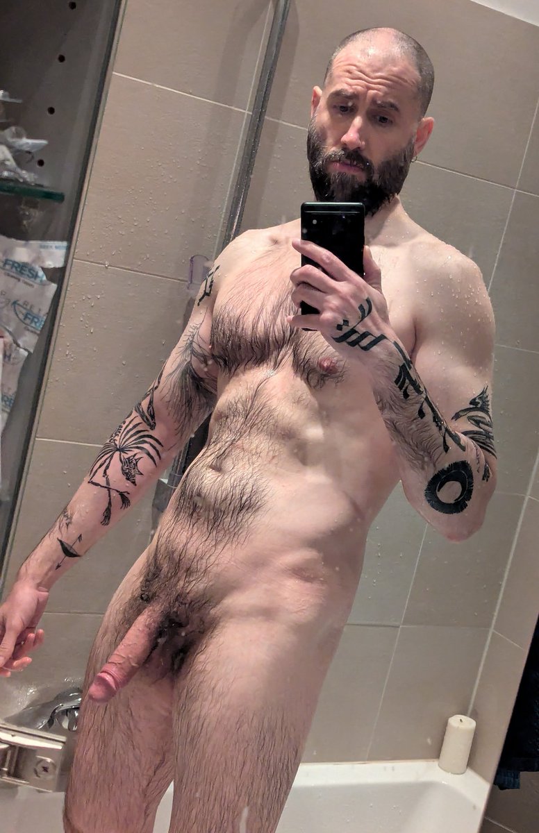I've been super committed to my workouts over the last few months and this is the first time I caught a glimpse of myself in the mirror while taking a shower and felt like the work is starting to pay off a bit. So that's nice for a skinnyass middle-aged hardgainer like me.