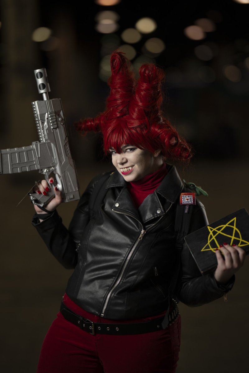 Hatts0ff's tweet image. Sorry to keep you waiting! Here’s a thread of my Pico’s School Cassandra cosplay from the last con!! #picosschool #newgrounds