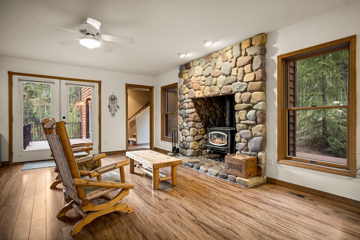 PureWestRE's tweet image. #Spacious and #Secluded - Surrounded by a #360degreeview of raw #forest. 

145 Little Mountain Lane, #WhitefishMT

4 Beds / 4 Baths / 5,011 Sq Ft
MLS# 30033966 / $1,895,000

Contact Matt Buckmaster 406.261.8350

buff.ly/4duhJZl

#PureWest #Christies #Residential