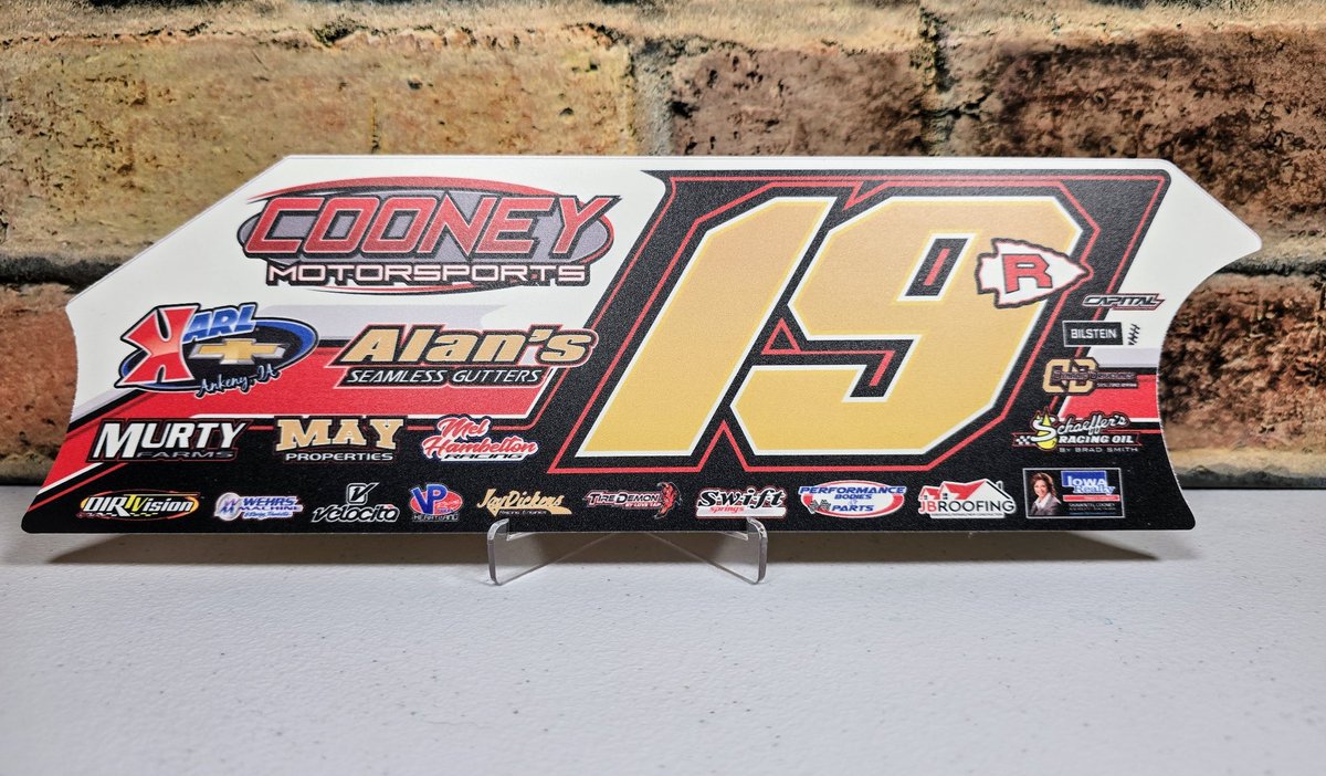jasonastrain69's tweet photo. New adds thanks to Cooney Motorsports, Ryan Gustin 2024 Standard &amp; autographed Breast Cancer Awareness Dirt Late Model Mini Door panels. https://t.co/TD3kCScA2N
