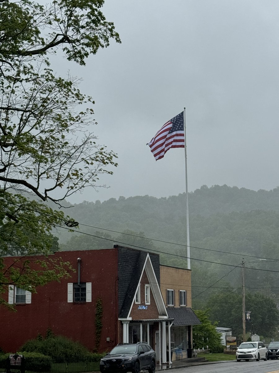 Flagpoles_Etc's tweet image. Even the rain can't dampen the pride flying high in Centreville, MD! Our team at Flagpoles Etc. completed this stunning 80' flagpole installation for the Town of Centreville, making sure Old Glory waves tall and proud for all to see.  
#FlagpolesEtc #madeintheusa #flagpoles #flag
