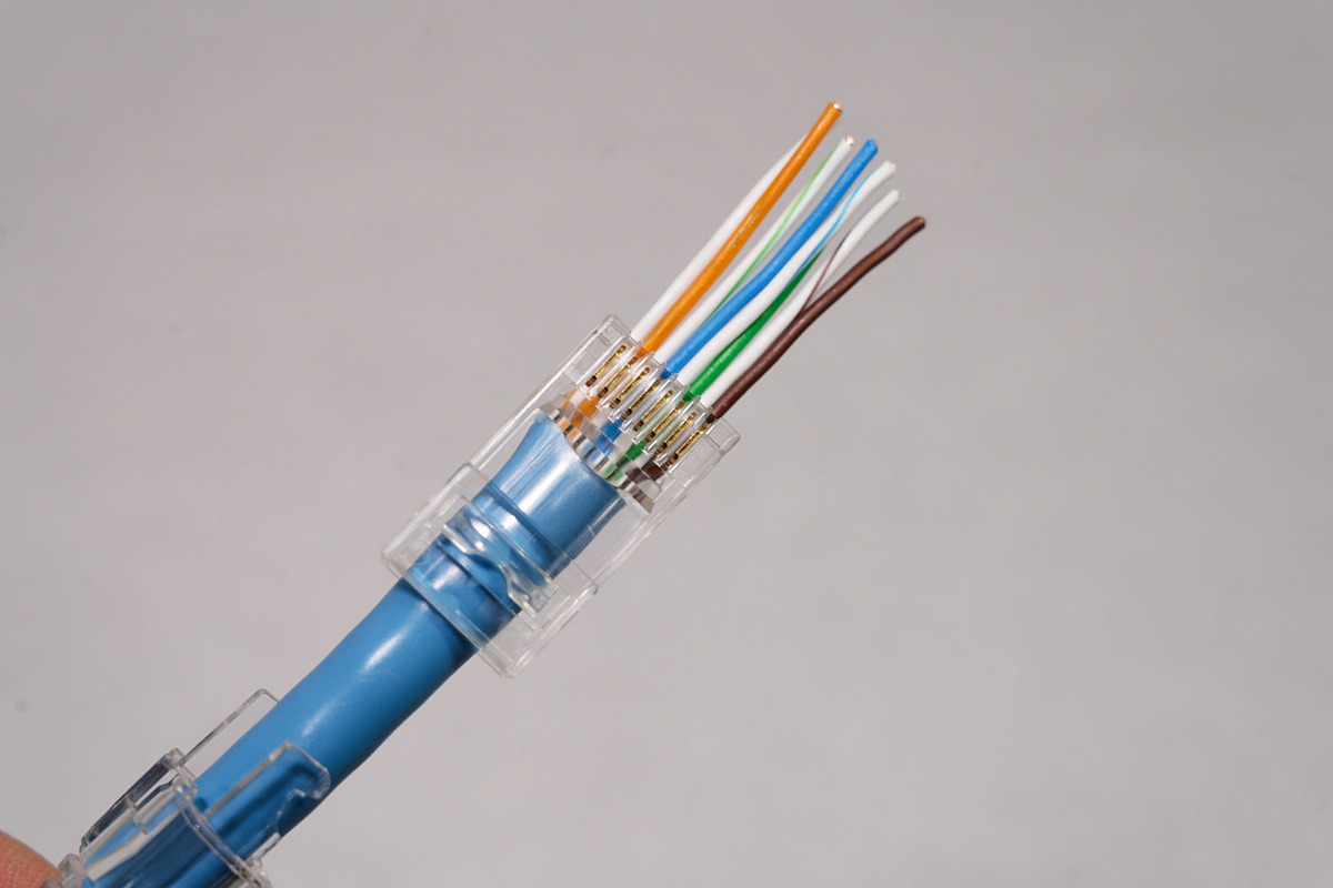 pc_watch's tweet image. LANケーブルなんて自分で作ればいいじゃない。ジャストな長さでケーブルを作る方法 pc.watch.impress.co.jp/docs/topic/fea… #LANケーブル