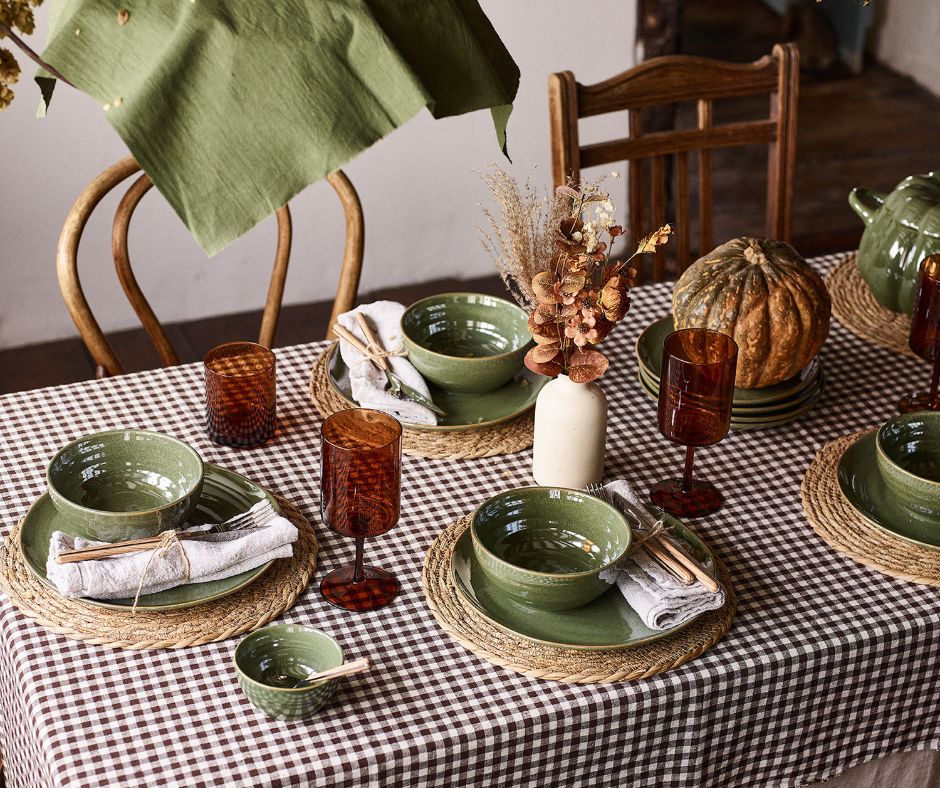 Getting ready for autumn: simple changes to make your home feel warm and inviting. buff.ly/3ZY9xx1
