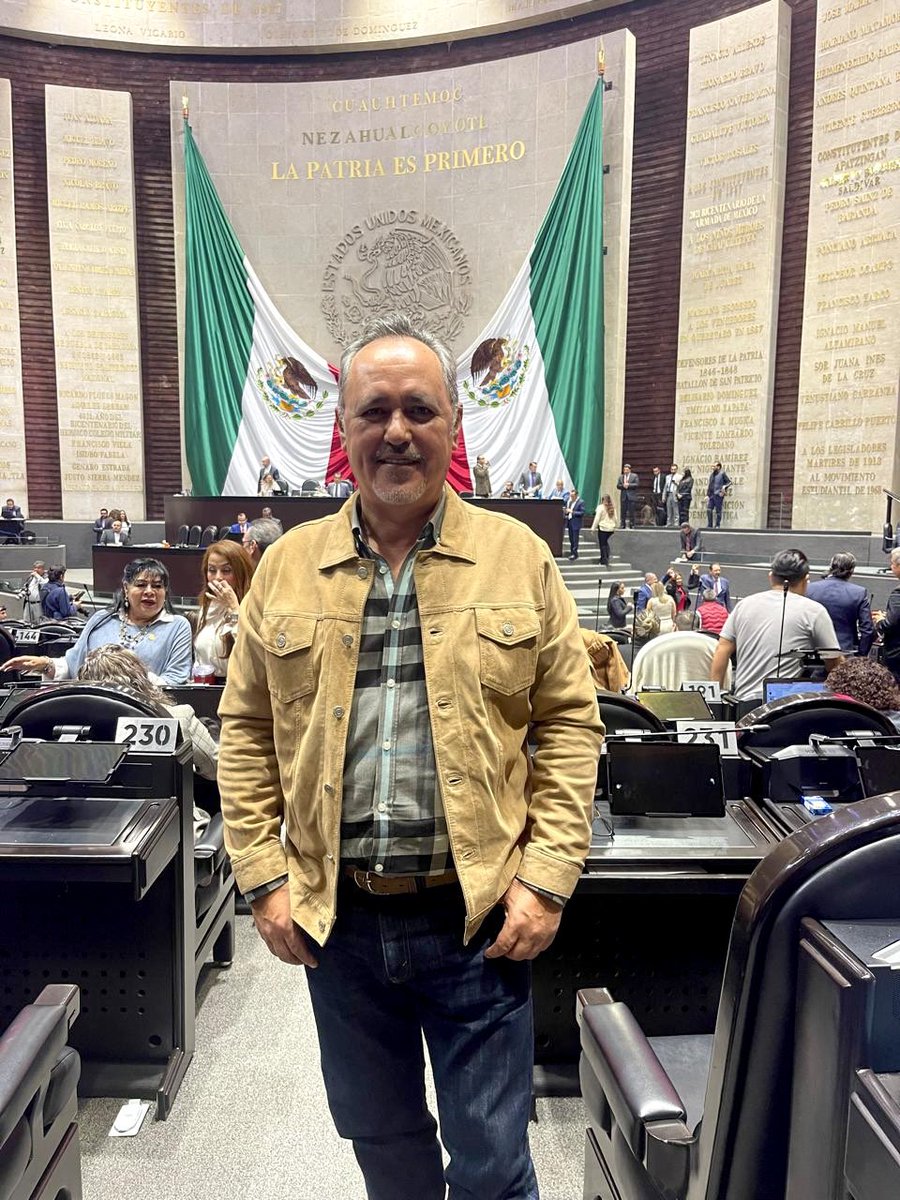 RigoSalgadoV's tweet photo. Porque, ¡La energía es del pueblo de México! 🇲🇽 

Desde el H. Congreso de la Unión, @Mx_Diputados, vamos por:

La reforma a los artículos 25, 27 y 28 de la CPEUM, que tiene como objetivo fortalecer el control del Estado sobre áreas estratégicas como la energía eléctrica, el petróleo, y las telecomunicaciones, asegurando su administración pública y priorizando la seguridad y la soberanía energética de la nación.

¡Soberanía energética YA!
#InternetEsBienestar