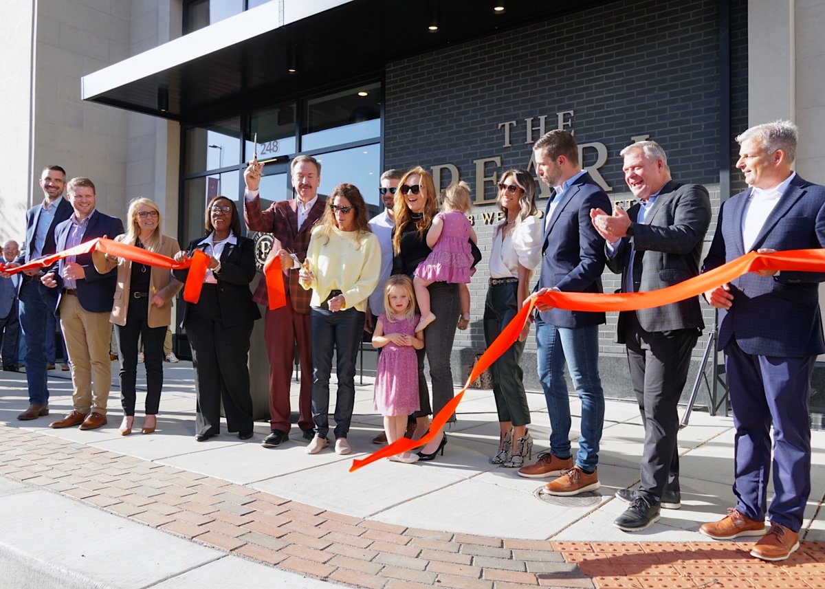 CFGFW's tweet image. Today, we joined friends throughout the community in celebrating the completion of The Pearl, a 7-story mixed-use development featuring ground floor commercial and event space, parking, residential, and live-work units in Downtown Fort Wayne! #DTFW
