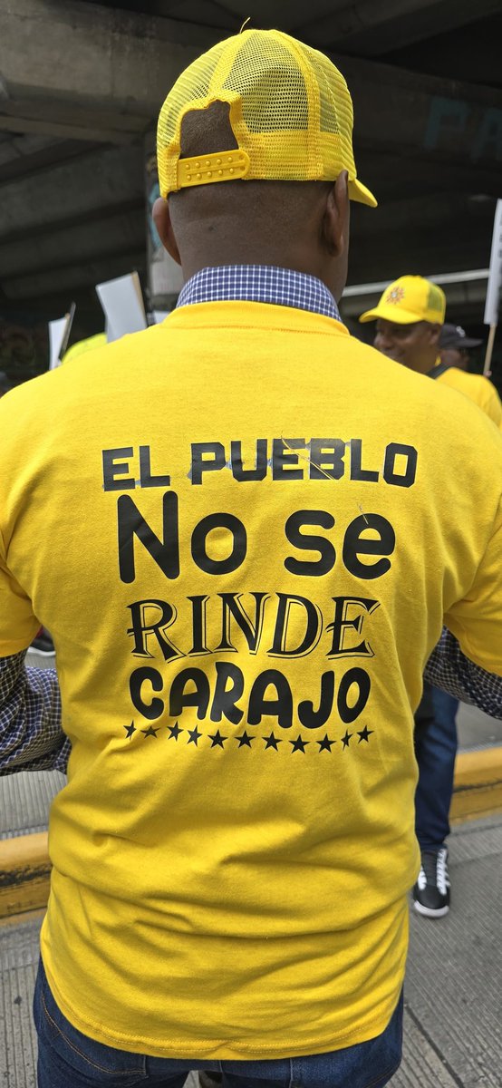 AfroComision's tweet photo. #Hoy desde la #MarchaNegra✊🏿🤝🏾 uniéndonos con colectivos de la Costa Pacífica hasta la Costa Atlántica y otras regiones del país, para hacer un llamado importante y acabar con todos los estragos que ha dejado el racismo y la desigualdad en Colombia.
#JuntosPorNuestrasRegiones🤝🏾 https://t.co/CzsUtTPFrV