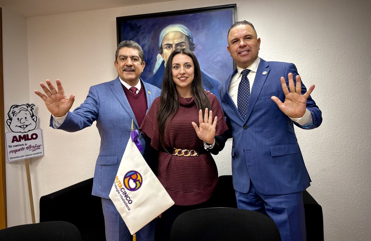 ruta5oficial's tweet photo. Trabajando en el fortalecimiento de nuestro movimiento, el Presidente Nacional @ManuelEspino, el Secretario General, @CarlosSarabiaC, y la Secretaria de Organización @KarlaGu851217, se reunieron para definir las acciones que seguirán impulsando a #Ruta5 en todo el país. 🙋🏽‍♀️🙌🏽🙋🏽‍♂️ https://t.co/CPCLmfxyia