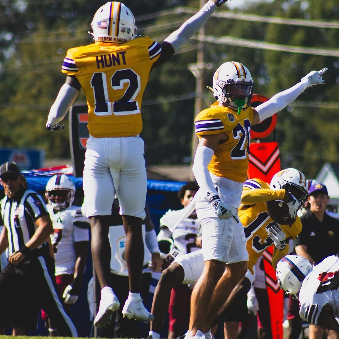 NCAA_FCS's tweet photo. Going all out 😤

#FCS x 📸 @TNTechFootball https://t.co/K9WioJsBY7