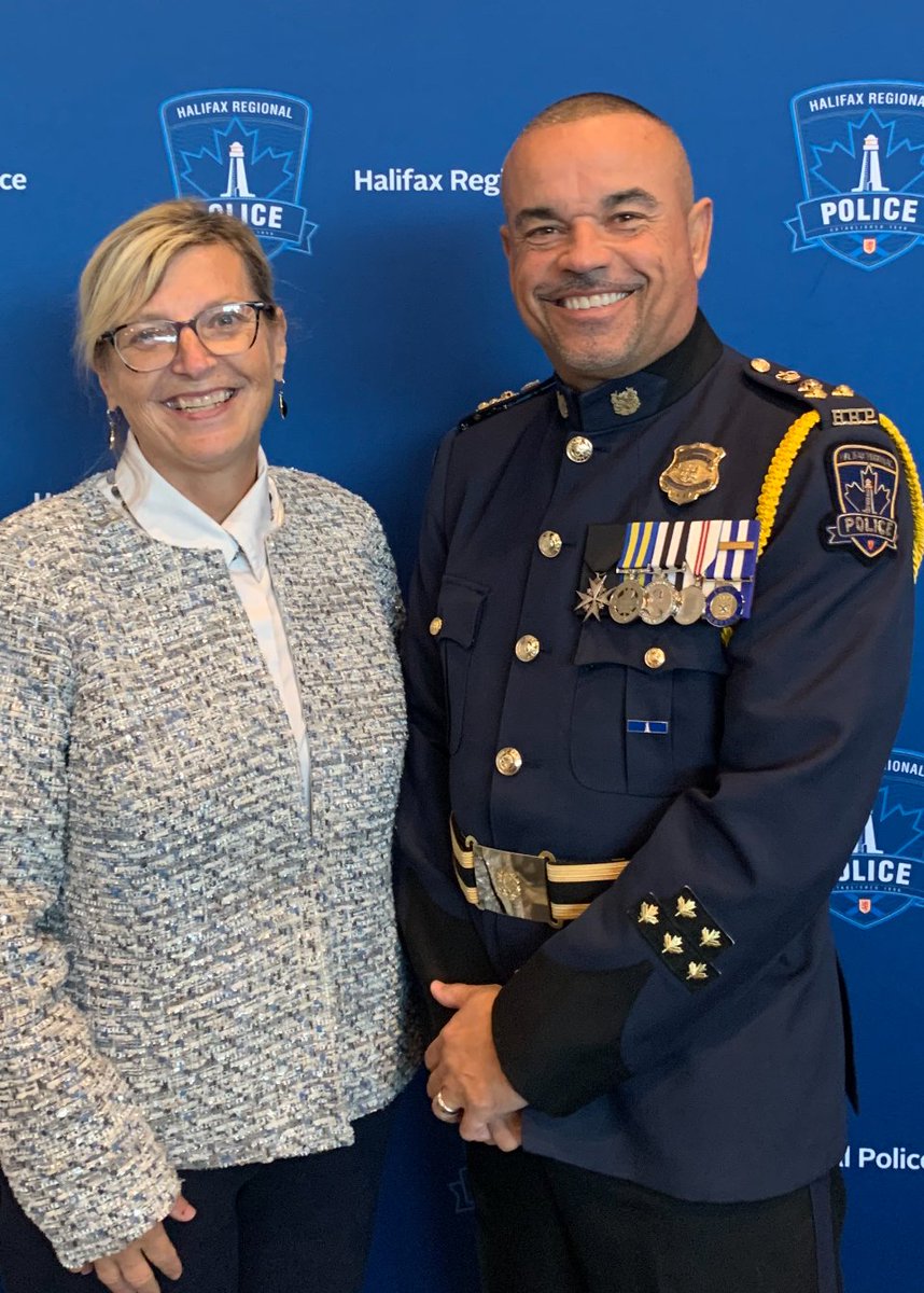 History made today!  I was honoured to attend, as the Minister of Justice, the swearing in ceremony of the Halifax Regional Police Chief Don MacLean.  Chief MacLean was sworn in as the first African Nova Scotian Chief of the Halifax Regional Police.  A very special day! #hrp