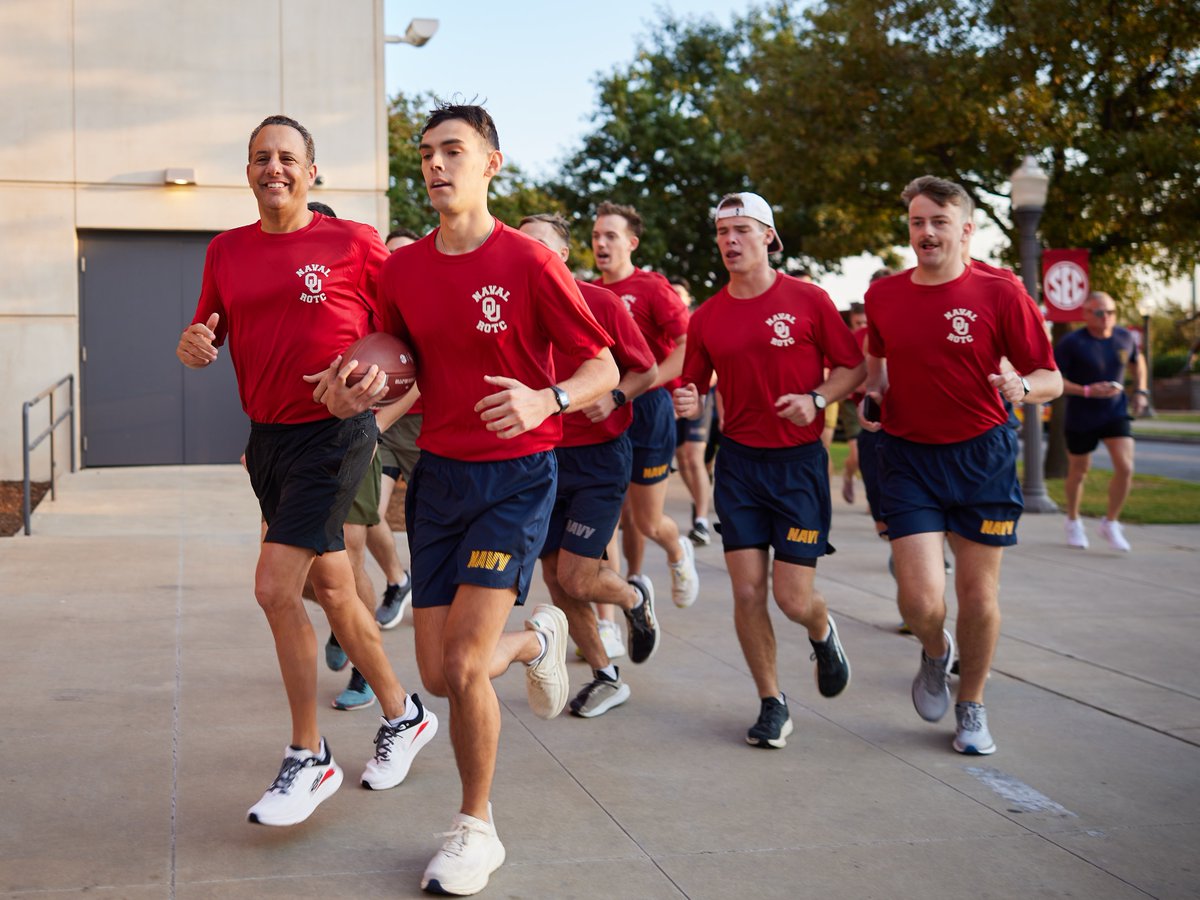 Run to Dallas 2024 is underway!

Incredibly proud of @uofoklahoma's Naval ROTC for carrying on this incredible tradition each year ahead of OU-Texas and for the example they and all of our students in an OU ROTC program set across campus. 

Their leadership, dedication and