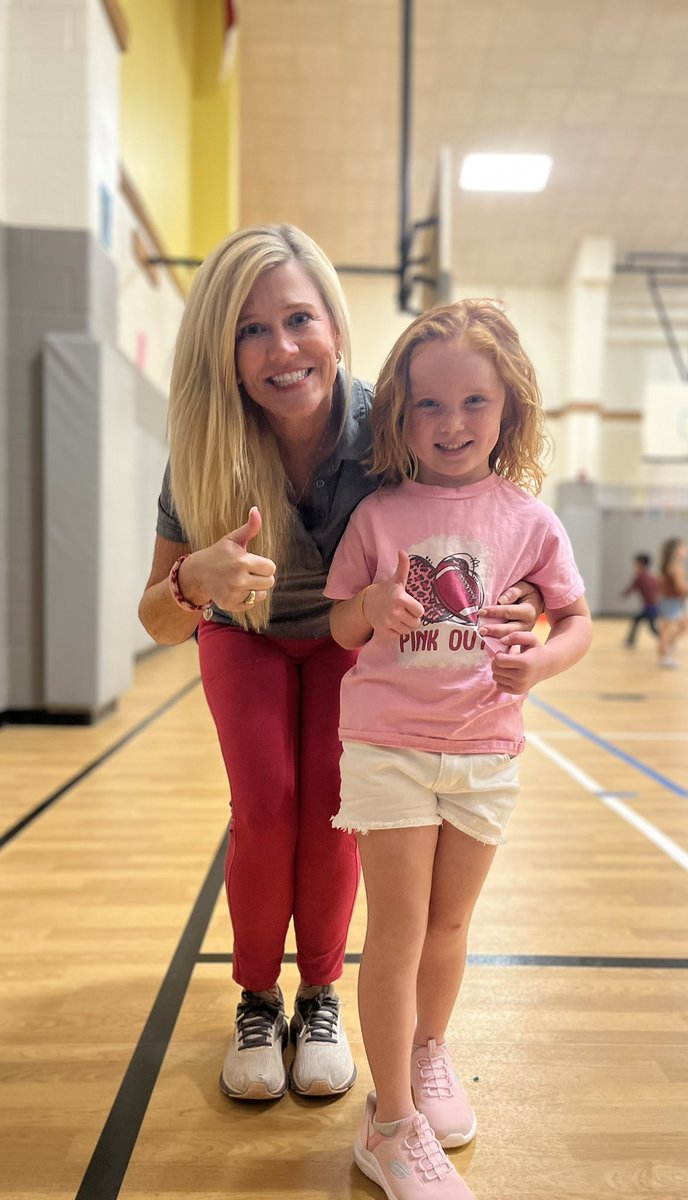 Pink out day with Braylee! 👍🏼💗