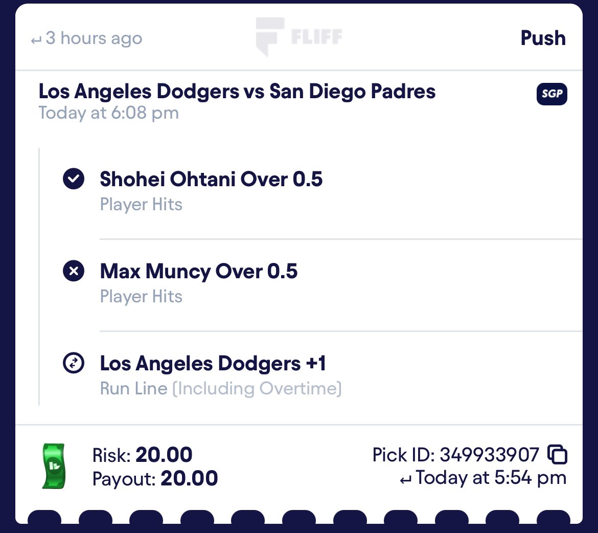 Apollo__am's tweet photo. @fliff How is this a push when the dodgers lost by one run? https://t.co/PzhX5jcb8z