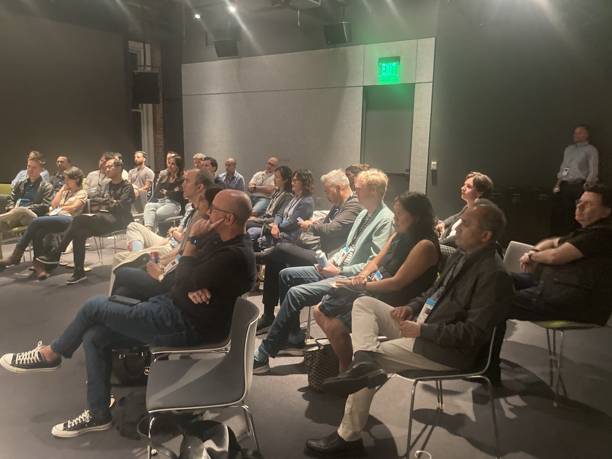 "Xi Jinping is just a boomer dad" and other thoughts  <a href="/Noahpinion/">Noah Smith 🐇🇺🇸🇺🇦🇹🇼</a> <a href="/joinenrich/">Enrich</a> last night. Thanks to all those who attended : ) See you at the next one -joinenrich.com/calendar