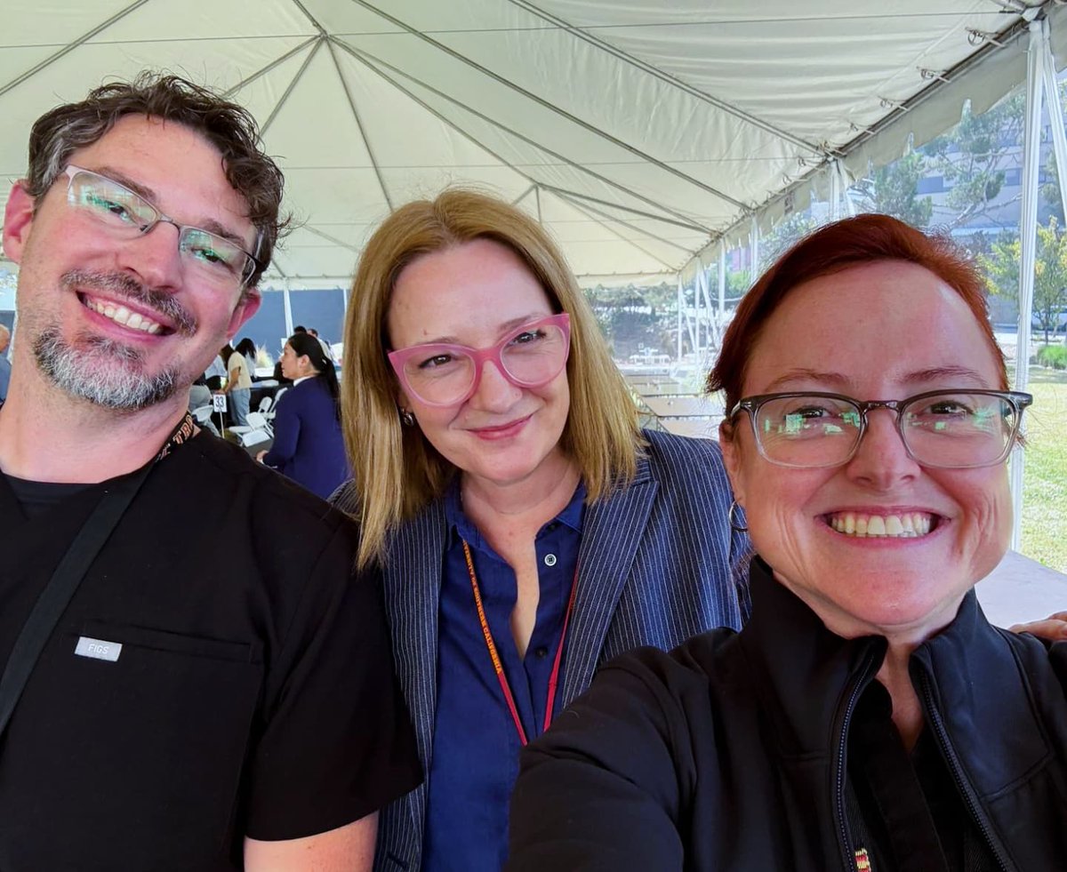RadiologyUSC's tweet photo. Table for two? ✌️❤️
Our friends from the Molecular Imaging Center (@mic_usc) and the Center for Innovation and Advanced Visualization share a table at today's CORE fair, showcasing resources available at @uscedu's research cores.
#AcademicRadiology #Innovation #collaboration https://t.co/BIi6gZ6ppO