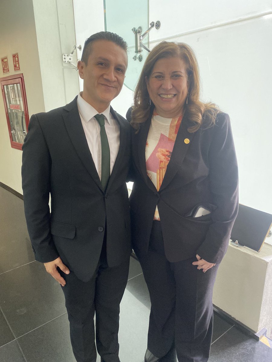 Esta mañana desde el <a href="/senadomexicano/">Senado de México</a> a través de la señal del <a href="/CanalCongreso/">Canal del Congreso</a> junto a la <a href="/SEDENAmx/">AltoMando</a>