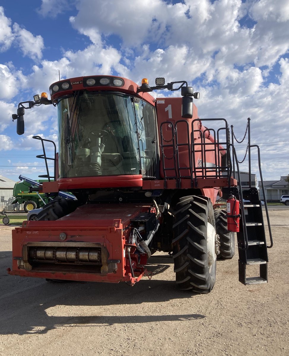 MMMachinery's tweet photo. Newly arrived for wrecking at Murray Mallee Machinery is this Case 9120 header, 2011 Model, 3500 Eng Hrs, 2700 Rotor Hrs, Internal chopper, Call the office on 0350331999 to secure your parts today, #case #headerwreckers #headerparts https://t.co/Taej2sGWlB
