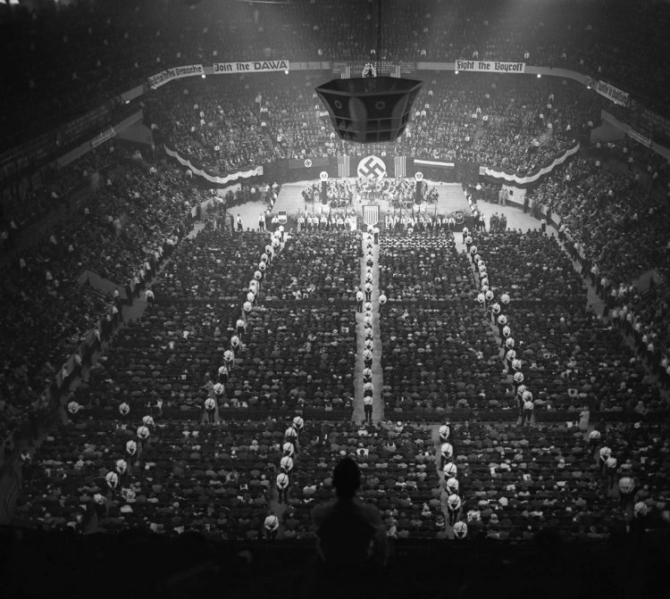 TeaPainUSA's tweet image. Mark this down.  Trump&apos;s decision to rent out Madison Square Garden is an attempt to recreate the 1939 &quot;America First&quot; Nazi rally.  Trump will use this to rally white-supremacist groups as his brown-shirt army to interfere with the election in urban population centers.