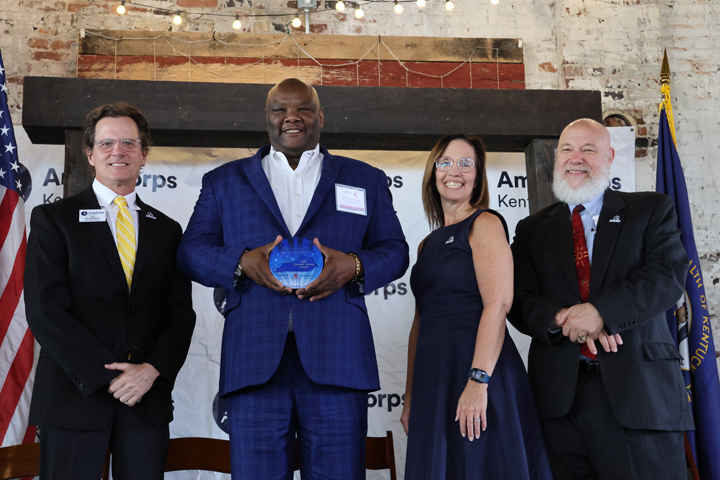 Recognize Volunteers Making an Impact! 💪
Nominations are OPEN for the Governor’s Service Awards! Know an individual or group that’s changing lives through service?

Learn more at bit.ly/2024KYGSA
#TeamKentucky #ConnectAndServe #ServiceAwards
