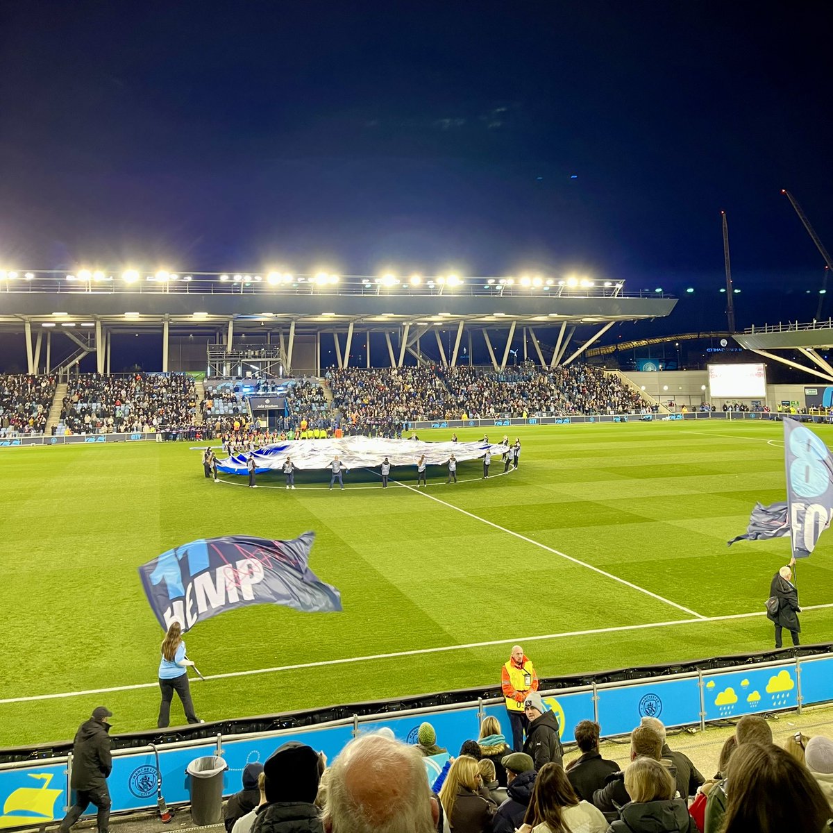 a joie to watch uwcl under the lights 
🔥🔥🔥