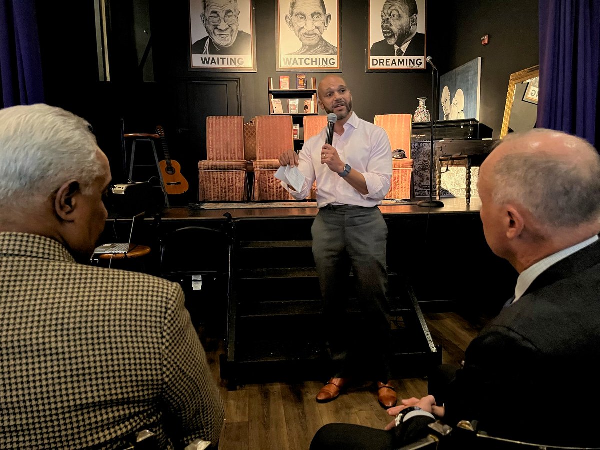 CMRobertWhiteDC's tweet photo. Grateful to join today's community #AntiViolence meeting on 14th St NW. I spoke about breaking down silos &amp; barriers in &amp; outside of govt to tackle root causes of violence, housing instability, addiction. We must work in partnership across generations. No one can do this alone. https://t.co/EcO6zk3xpn