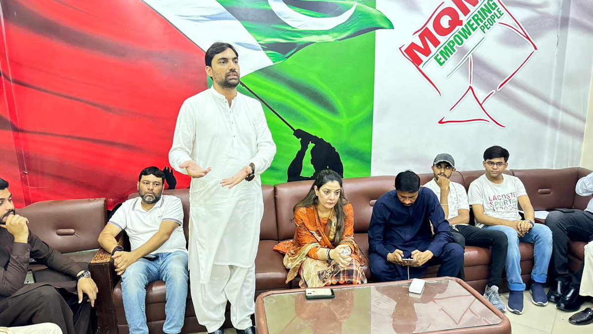sabheenghoury's tweet photo. انچارج مرکزی ڈیجیل میڈیا ایم کیو ایم پاکستان صبحین غوری سینئر جوائنٹ انچارج معاذ مقدم ،جوائنٹ انچارج ریحان احمد نے ڈسٹرکٹ حیدرآباد سوشل میڈیا کے ساتھیوں سے گفتگو کی ۔

گفتگو میں 11 اکتوبر کو ہونے والے یوتھ کنوینشن کے حوالے سےگفتگو کی گئی

#MQMPakistan #Hyderabad
#YouthConvention https://t.co/Ep2GAxJVLd