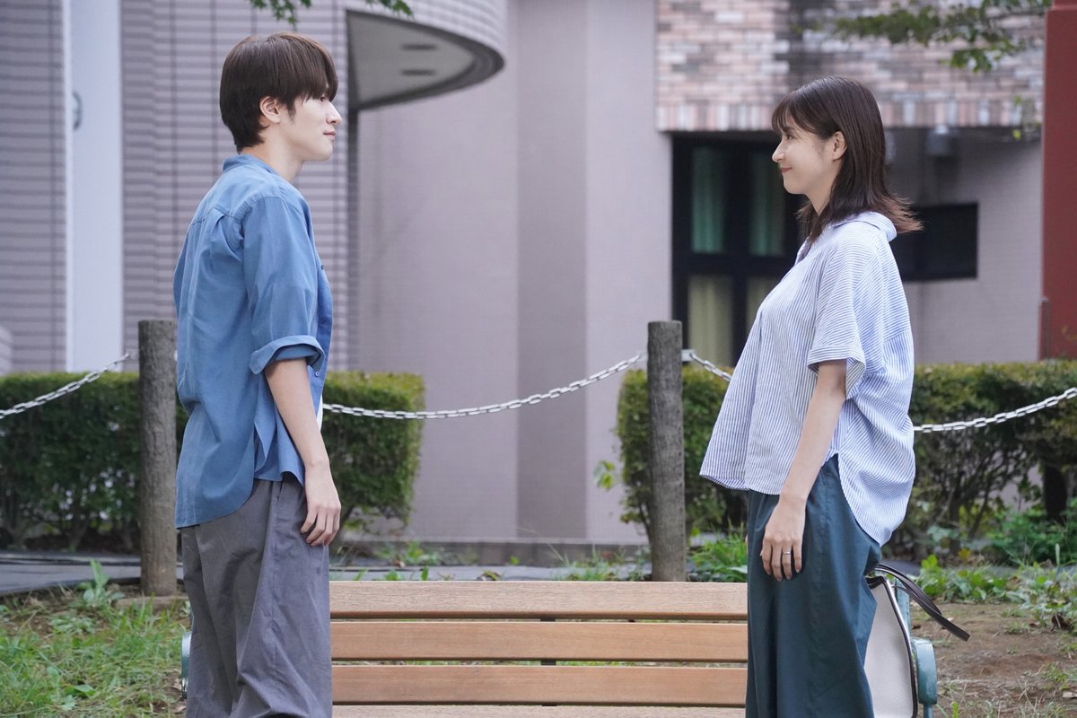 lastnote_fujitv's tweet photo. 𝟣𝟢月𝟣𝟩日放送 𝗌𝗍𝖺𝗋𝗍 .′.′
木𝟣𝟢ドラマ 〖 #わたしの宝物 〗 .·𓍯

来週に迫った初回放送の
場面写真の第2弾を公開🪺𓏸⁡𓈒

夫婦と幼なじみ、
向かい合う対照的な２組。

#TVer のお気に入り登録はこちらから↓
💠 https://t.co/tmQUHw4t42
#松本若菜
#田中圭
#深澤辰哉
#フジテレビ
#木曜劇場