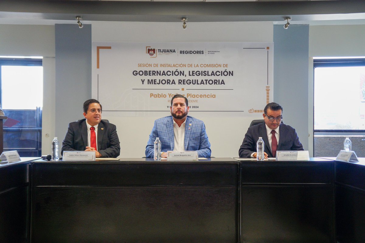 YanezPablo's tweet photo. Hoy llevamos a cabo la sesión de instalación de la Comisión de Gobernación, Legislación y Mejora Regulatoria, que tengo el honor de presidir. Nuestro compromiso no será solo desde un escritorio, sino trabajando de la mano de la ciudadanía. https://t.co/dYWo2jjqmC