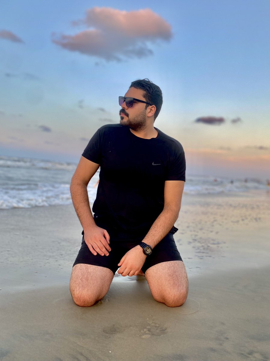 Elsayedmagdy11's tweet photo. ISIKLARI KAPATTIK BIZI BULMAK İSTEYE KENDİNİ YAKSIN 🖤 https://t.co/4GmpOgnz5U