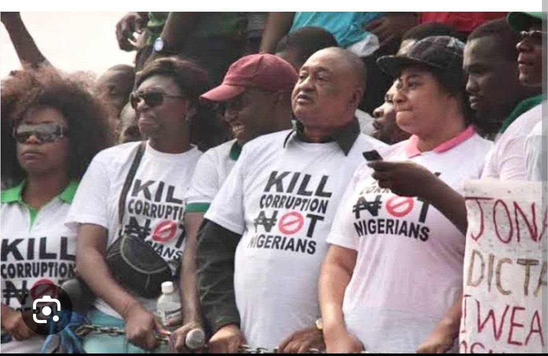 olasuls's tweet image. Let's all come out like u did during @GEJonathan ...this man go dey laugh Una now..just in less than 2years fuel that was less than #200 is now over #1k .APC is working