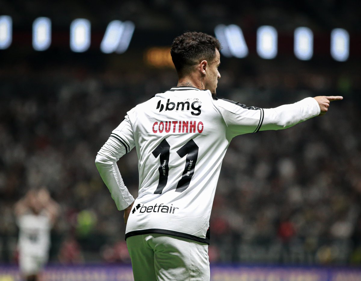 Philippe Coutinho contra o Atlético-MG na Arena MRV. 🪄💢