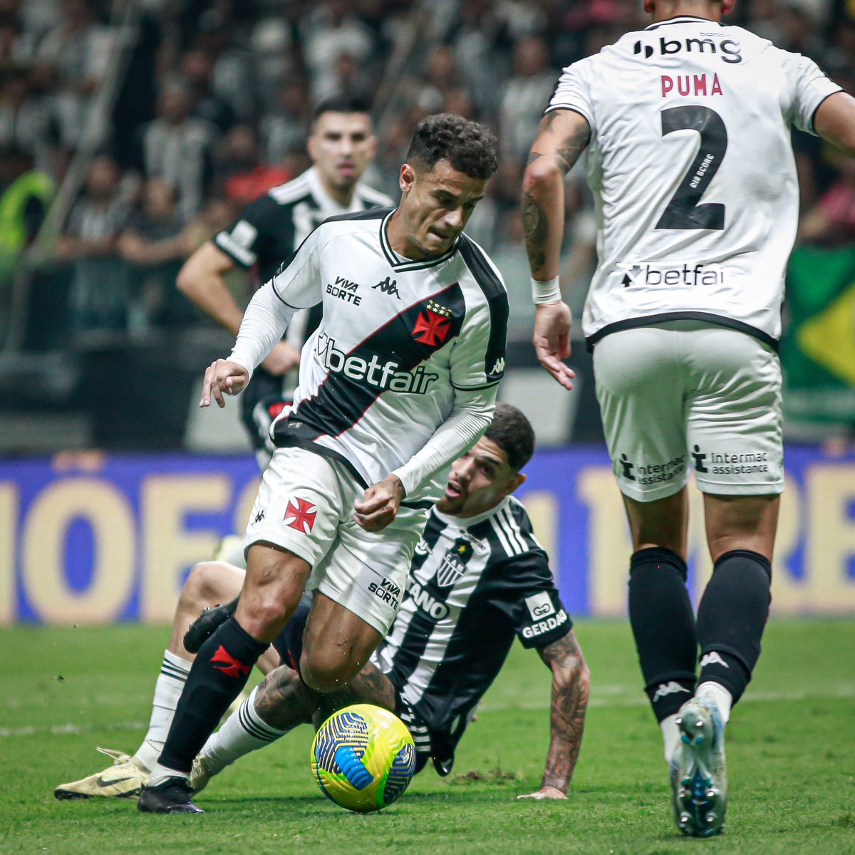 matheuslimafoto's tweet photo. Philippe Coutinho contra o Atlético-MG na Arena MRV. 🪄💢 https://t.co/glz0CtIRLM