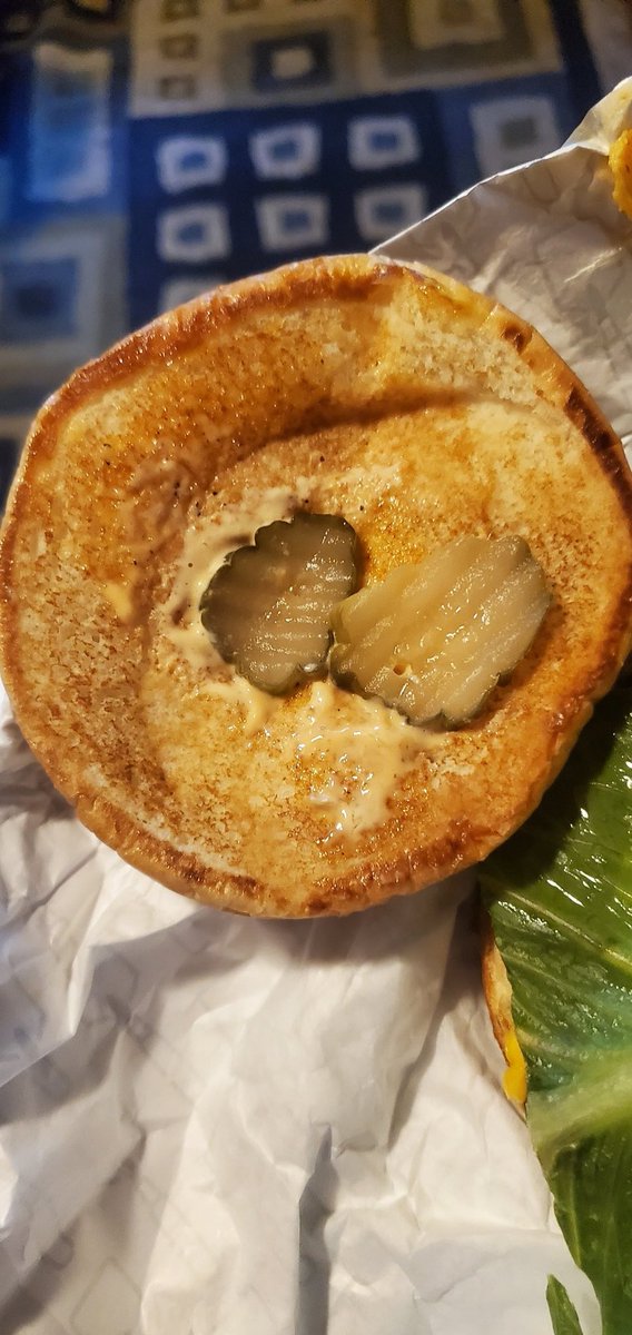 Trying the krabby patty but couldn't tell you what the sauce is like since it's the saddest amount ever. <a href="/Wendys/">Wendy’s</a> 

Frostee is ok though.