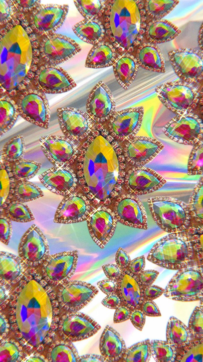 rubymattee's tweet photo. #broches de milhões 💎 https://t.co/LxWNZEDCIB