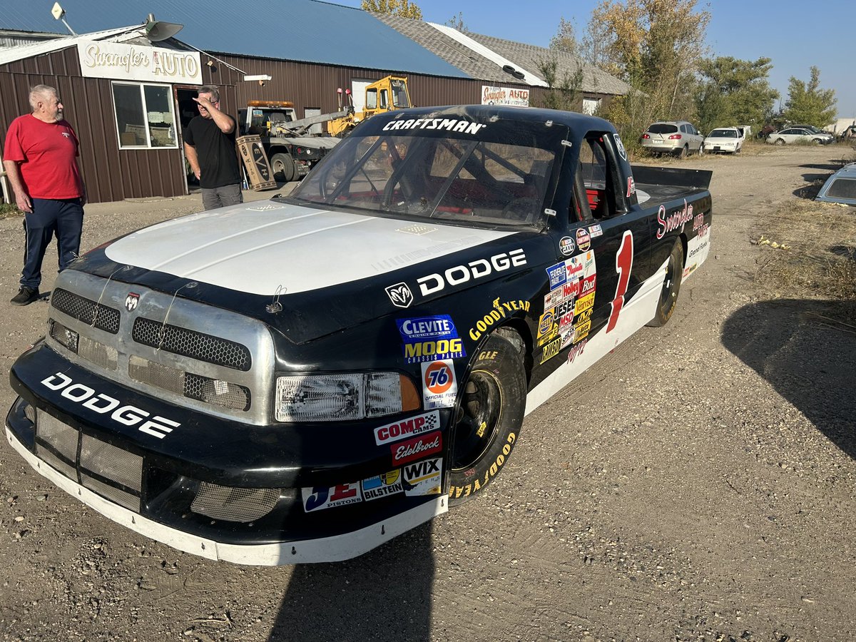 KeselowskiBrian's tweet image. All the way to Grand Forks North Dakota but I got the ole girl. Such good shape for 25 years old. Just looked up the chassis, built in 12/99. Powder coat held up great. Body work pretty decent for a garage find. Can’t wait to dig into it