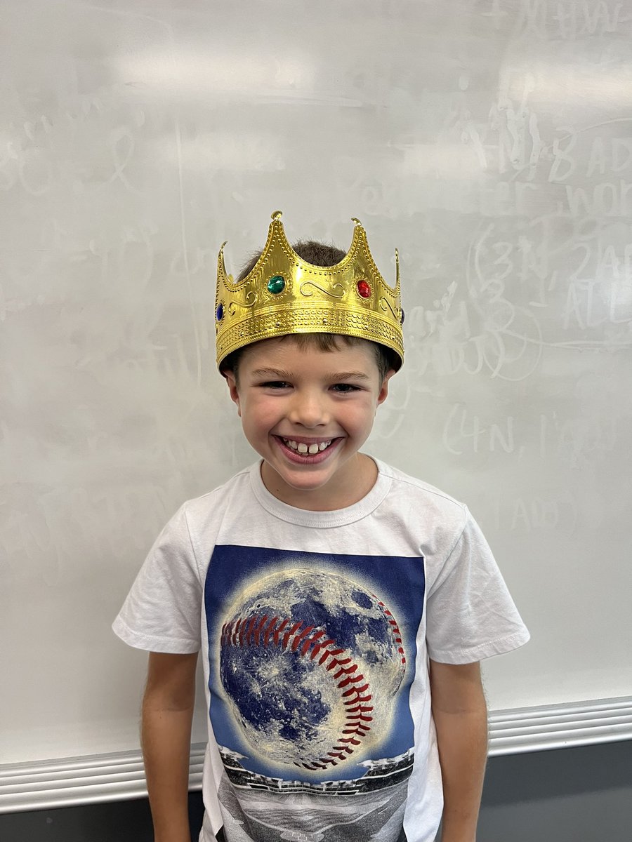 Christensen4th's tweet photo. We’ve been surrounded by royalty this week! Each day a CKLA King or Queen is  crowned in order to celebrate their leadership during the CKLA lesson that day! We love learning about the Middle Ages #sd113a #centralcards @Amplify https://t.co/PThRGxsfk3