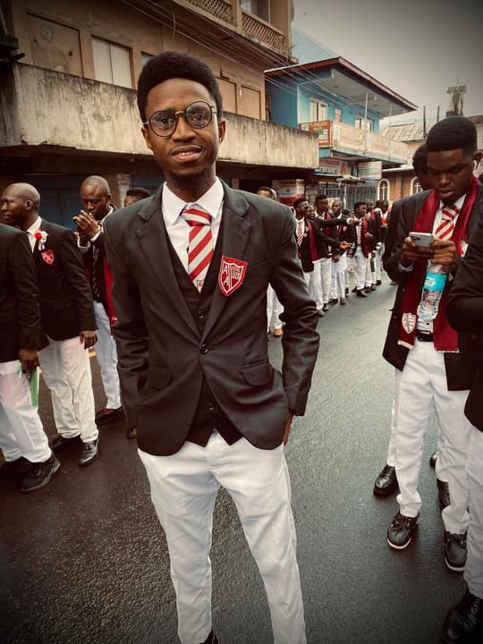 mohamedkamara96's tweet photo. Tis here we prepare for life’s road 🛣️ 

Rain or shine we marched in celebration of our dear old school 🅰️🅰️

Esse Quam Videri 🅰️🅰️

120th Anniversary 🤩🫶🏽

#SaloneX #SaloneTwitter https://t.co/IQ5GggMqNF