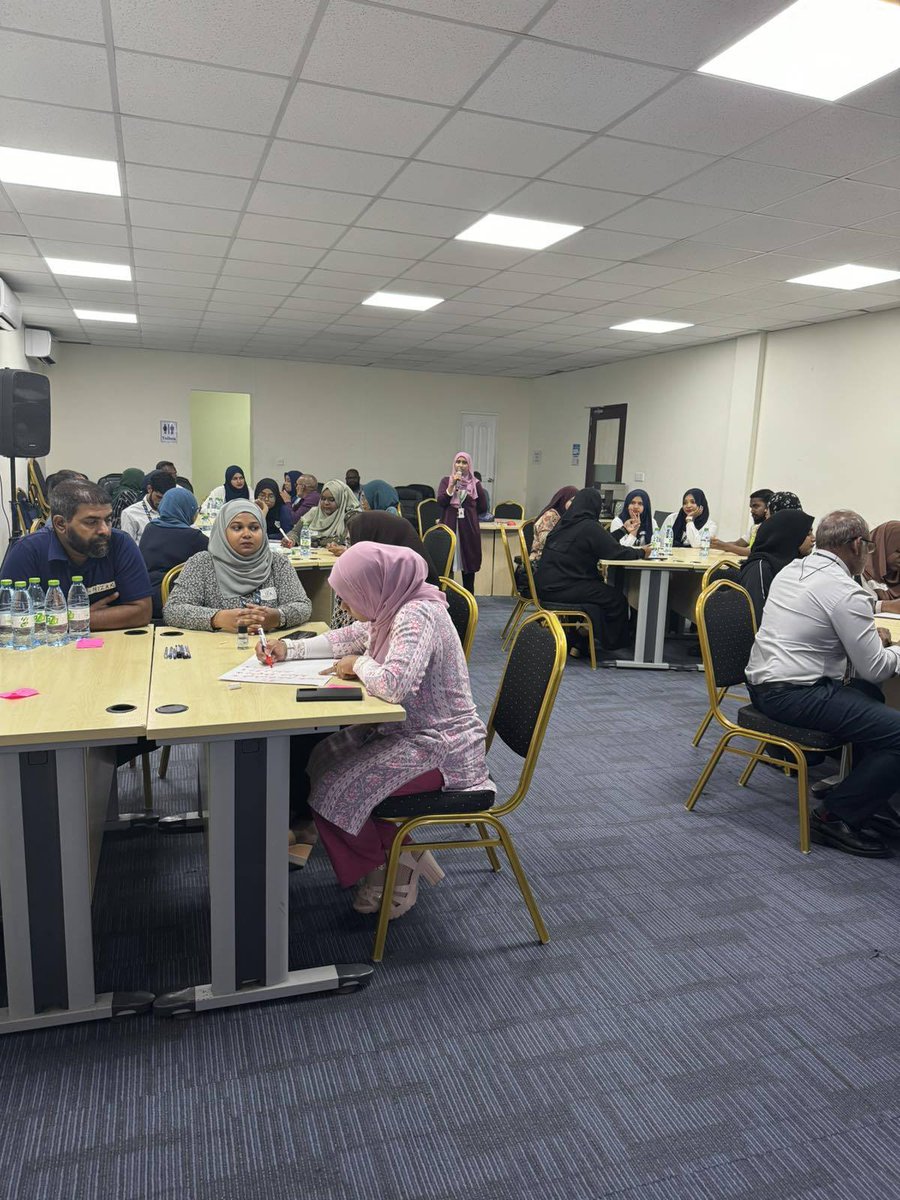 Dhamana Veshi MHSU conducted a session titled “Masakkathu Maahaulugai Nafsaany Dhulhaheyokan” for MACL employees on October 9th, 2024. A total of 32 employees took part in the session <a href="/MoHmv/">Ministry of Health</a>