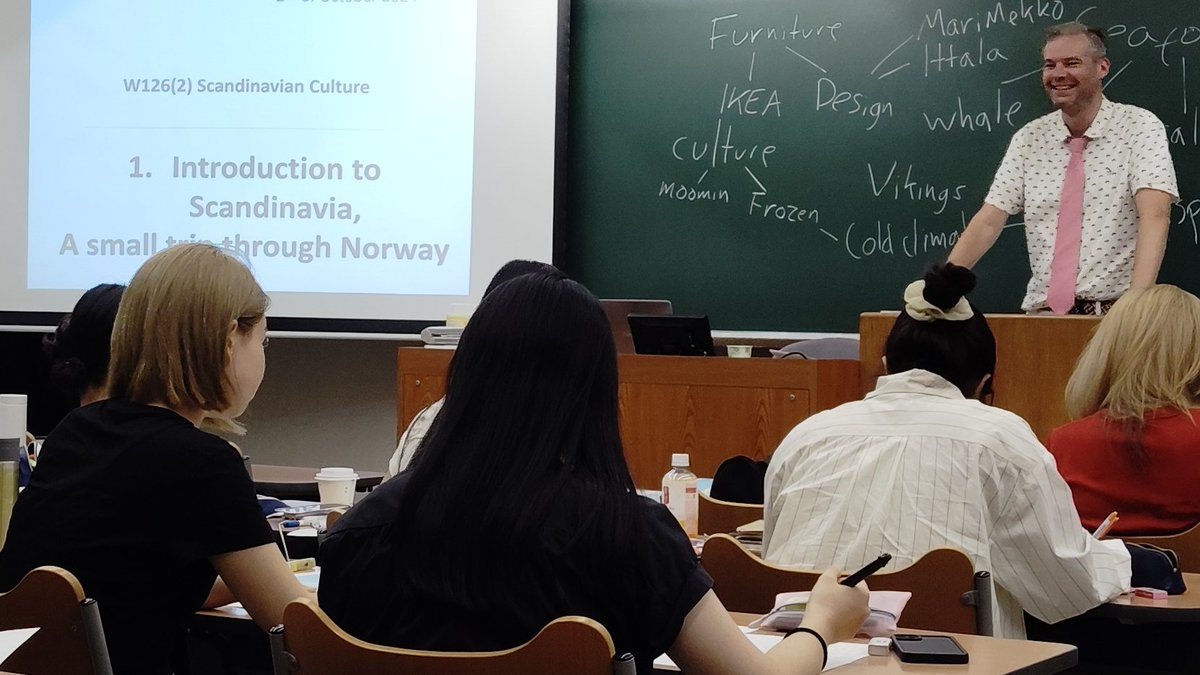 NorwayinJapan's tweet photo. 『スカンジナビアの文化 (Scandinavian Culture)』📝
神戸女学院大学に新規開設、グローバル・スタディーズ学科のコースとして今秋スタートしました。#北欧 の文化/歴史/社会/言語ほか 基礎知識を多角的に👇https://t.co/g86gWo0psM
@kobe_college https://t.co/eLjKUTAIuF