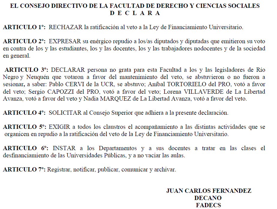 27juancarlos27's tweet photo. #Comahue | El Consejo Directivo de la Facultad d Derecho y Cs Sociales de la UNComa votó una declaración de PERSONA NO GRATA a los DIPUTADOS y DIPUTADAS de la REGIÓN que APOYARON el VETO.

Además, en una asamblea interclaustros se votó la toma de la #Fadecs hasta mañana a las 17. https://t.co/wcTppf39w8