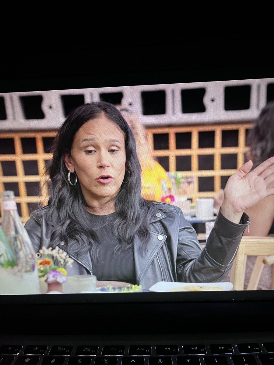 Sinker_Swim's tweet photo. This woman is so terrifying and frankly so cold . Think she needs some therapy #loveisblind https://t.co/P981fQn74a