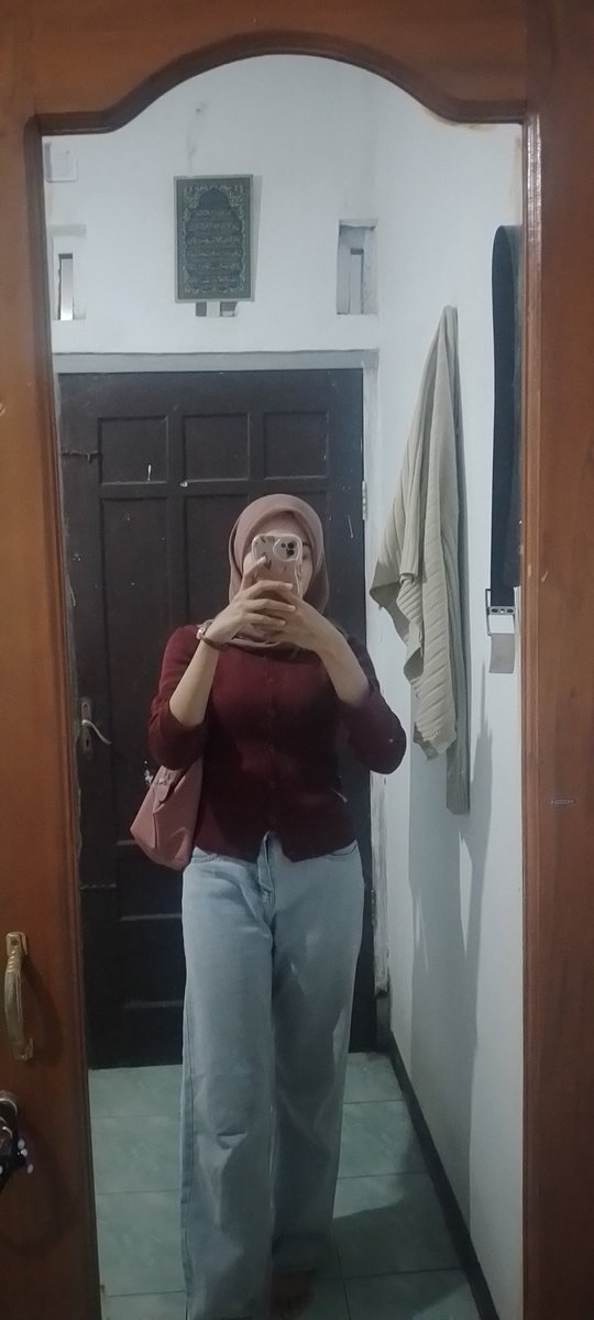 mybaddestlife's tweet image. cardigan super comfy and fit banget di badan 
s.shopee.co.id/qRN4kVwyE
#ootd #simpleootd #cardigan
