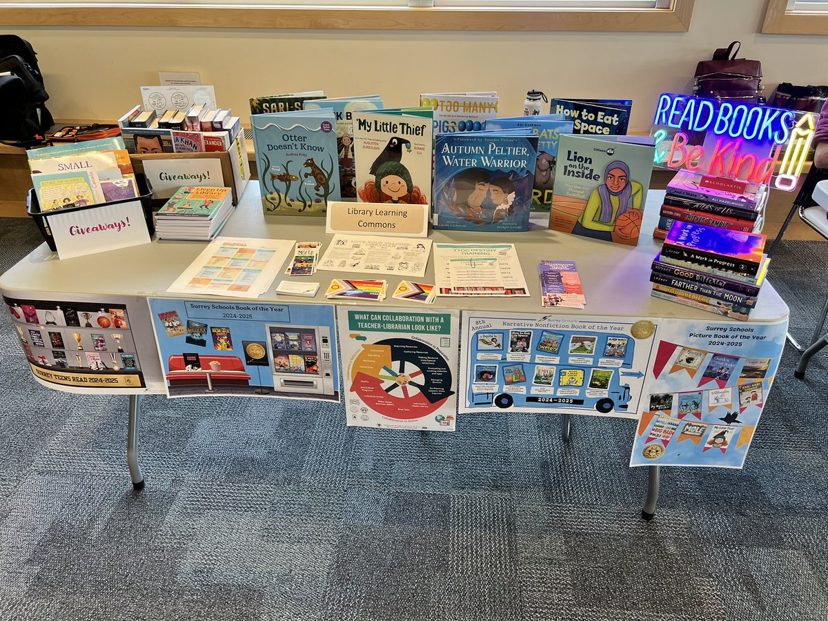Mrs__MacDonald's tweet image. So lovely to connect with @Surrey_Schools teachers, many new to career or new to Surrey, this afternoon at the annual #sd36learn Open House. Thank you to TL colleagues @MsHurtubise and Ms. Le for supporting the #sd36tl table ❤️📚