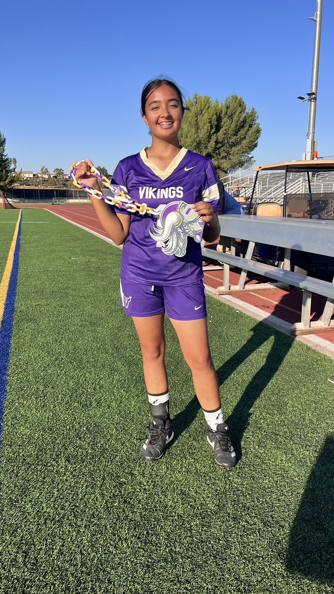 VHSVikingsFlag's tweet image. Sienna D. with the amazing interception vs. Hart. She gets to rock the #TurnoverChain !!!

🤘🏾🧬 #VikingDNA 
🚩🏈 #Hoi2tTheFl4g