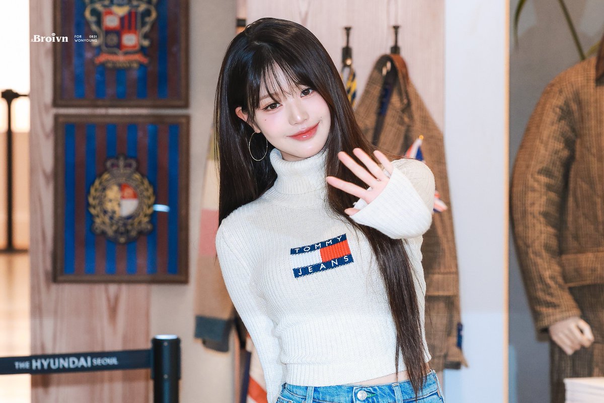 Broivn_0831's tweet photo. 241010 Tommy Hilfiger⬜️🟥

가을은 여신과 함께 왔다ㅠㅠ

#장원영 #JANGWONYOUNG #IVE #아이브 https://t.co/jluwk3iFyq