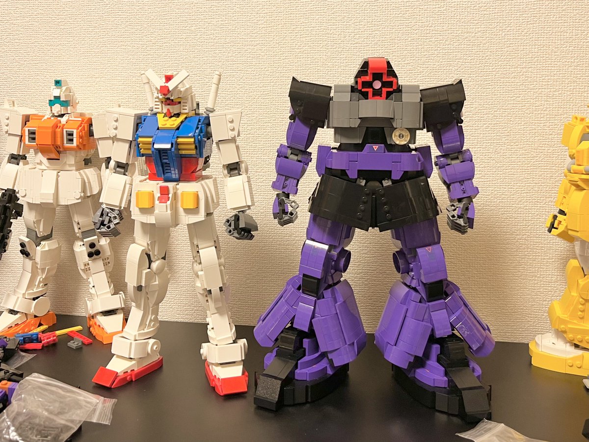 christophsis2's tweet photo. 1/60スケールのガンダムとドム
#レゴ #レゴロボ https://t.co/FqU0uwhFjy