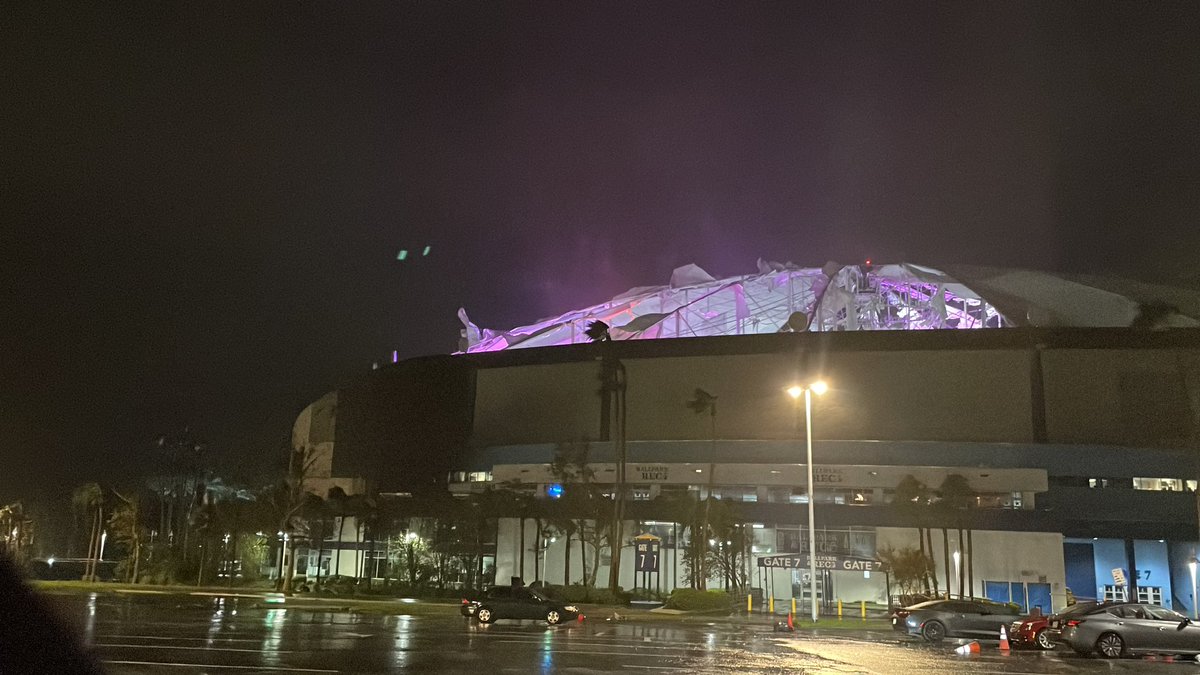NadoVision's tweet photo. The roof of Tropicana Field continues to rip apart :( #MLB #HurricaneMilton @FOX13News @10TampaBay @TB_Times https://t.co/zUzSGk7M1W